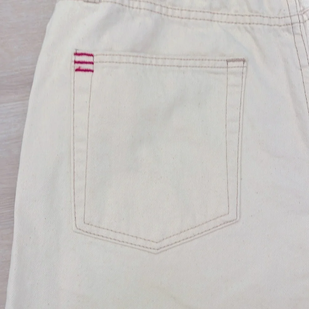 NWT Urban Outfitters BDG A-Line Cutoff Ivory High-Rise Baggy Denim shorts